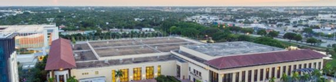 Photo of the Palm Beach County Convention Center that is conveniently located for Miami and the Miami International Airport 