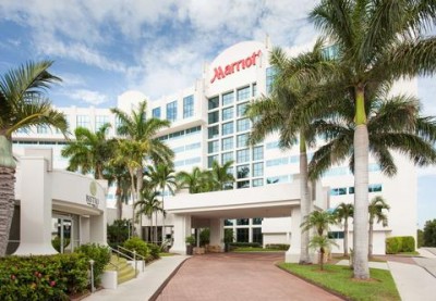 Photo of West Palm Beach Marriott Hotel from the front main entrance drive up entering the Porte Cochere